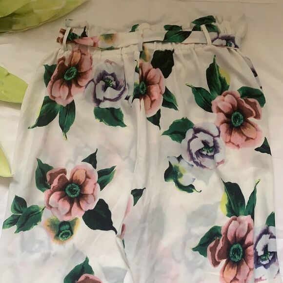 🌸nwt Revamped High Waisted Floral Pants🌸 - Picture 10 of 12